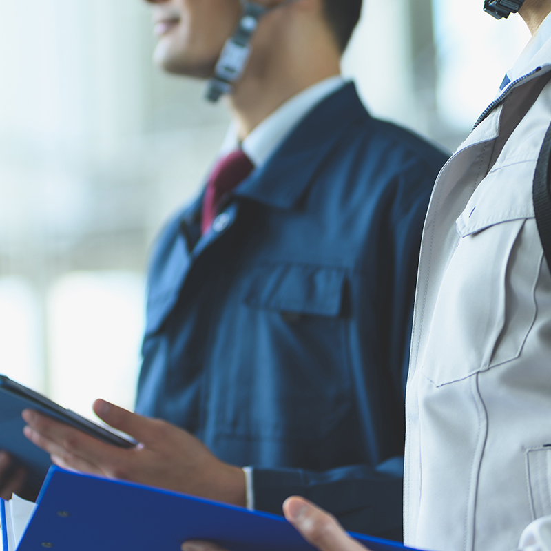 入社後は先輩スタッフのサポートを受けながら、現場管理の補助業務からスタート